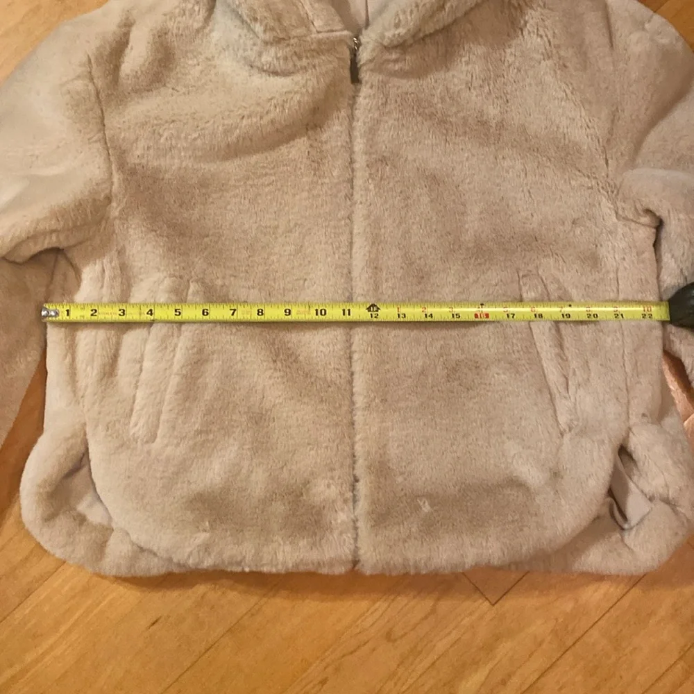 Zara woman’s fur hooded jacket - Picture 9 of 9